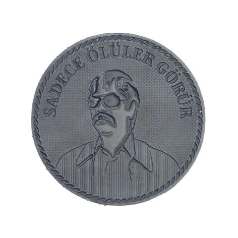 SADECE ÖLÜLER GÖRÜR
