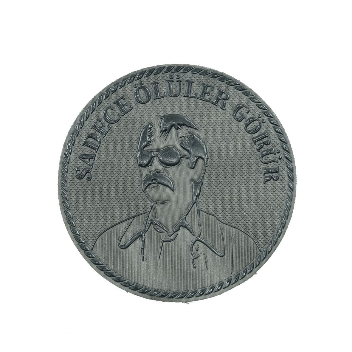 SADECE ÖLÜLER GÖRÜR (SİYAH)