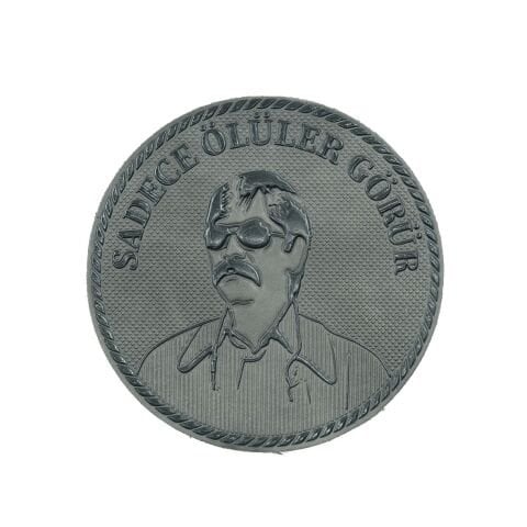 SADECE ÖLÜLER GÖRÜR (SİYAH)